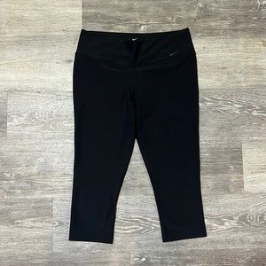 Nike stretch capris